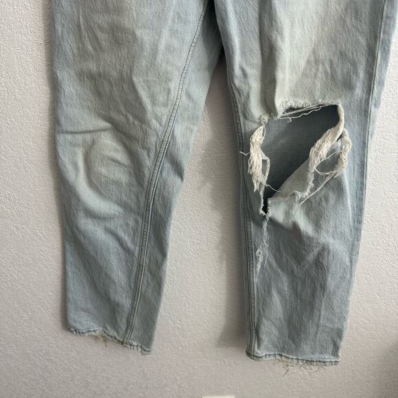Abercrombie & Fitch Ultra High Rise 90s Straight Denim Jean Light Wash 26 Petite - Picture 7 of 13
